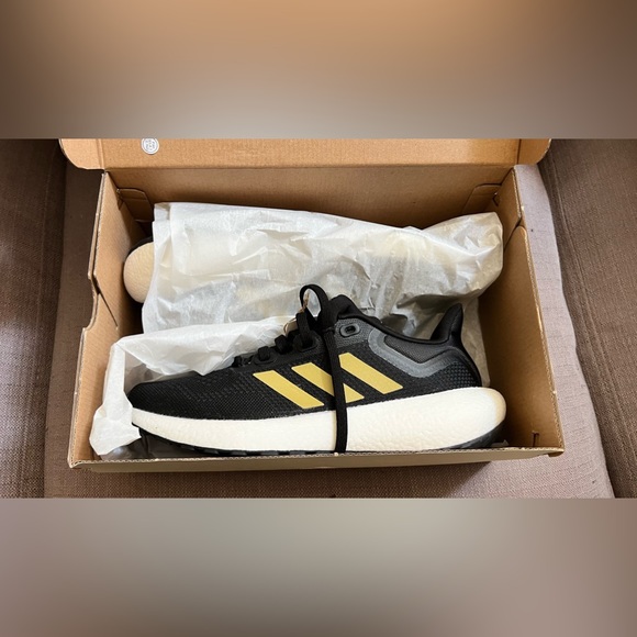 Adidas pureboost 22 - Picture 3 of 4